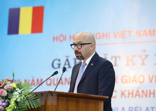 Giao lưu kỷ niệm 70 năm thiết lập Quan hệ ngoại giao Việt Nam-Romania Ông Petrescu Razvan Victor Radu, lãnh sự Đại sứ quán Romania tại Việt Nam phát biểu. (Ảnh: Văn Điệp/TTXVN)