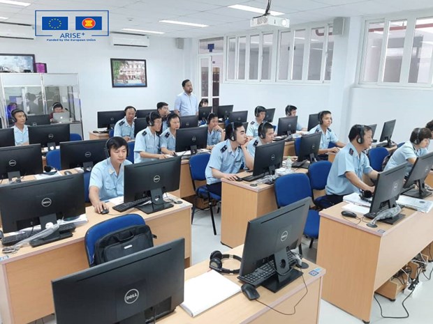 Cán bộ hải quan Việt Nam tham gia tập huấn về ACTS. Ảnh: ASEAN