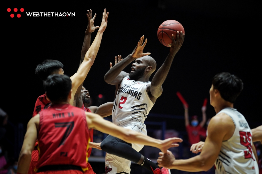 Crawford tìm lại chính mình, Thang Long Warriors cân bằng tỉ số Finals Màn trình diễn của Crawford là nguồn cảm hứng cho chiến thắng game 2 của Warriors. Ảnh: Việt Long