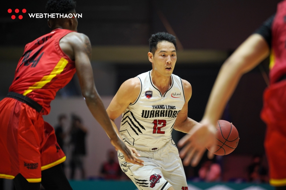 Crawford tìm lại chính mình, Thang Long Warriors cân bằng tỉ số Finals Thang Long Warriors đạt hiệu suất ném 3 điểm lên tới 9-20. Ảnh: Việt Long