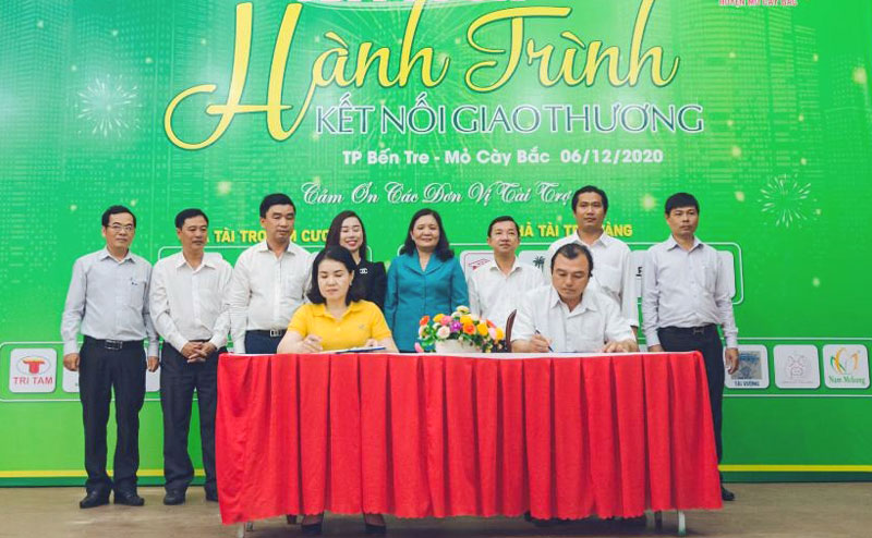 Ký kết thỏa thuận hợp tác.