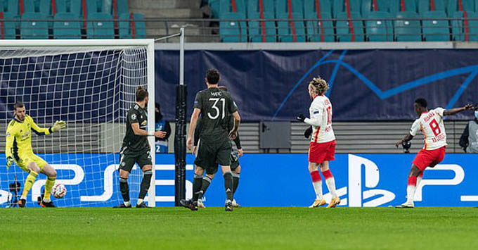 Haidara ghi bàn nâng tỷ số lên 2-0 cho RB Leipzig