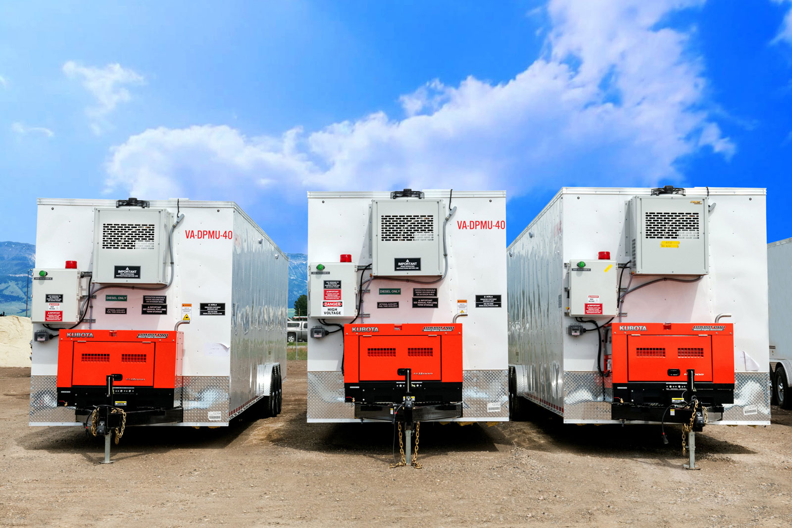 Mỹ chuẩn bị cấp phép vaccine thứ hai; châu Âu phối hợp tiêm chủng Công ty Acela Truck đã bán hàng trăm toa kéo nhà xác lạnh phục vụ chứa thi thể nạn nhân COVID tại Mỹ. Ảnh: CNN