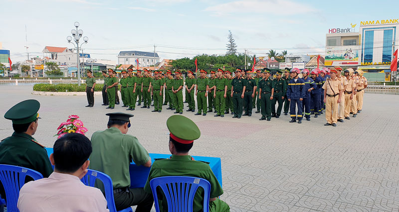 Tập trung kéo giảm tội phạm từ nay đến sau Tết Nguyên đán Tân Sửu 2021 Công an Ba Tri ra quân thực hiện cao điểm tấn công trấn áp tội phạm. Ảnh: Quang Vũ