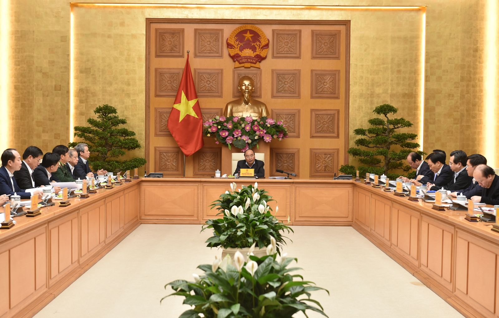 Thủ tướng làm việc với lãnh đạo tỉnh Thừa Thiên - Huế ngày 17-12-2020. Ảnh: VGP/Quang Hiếu