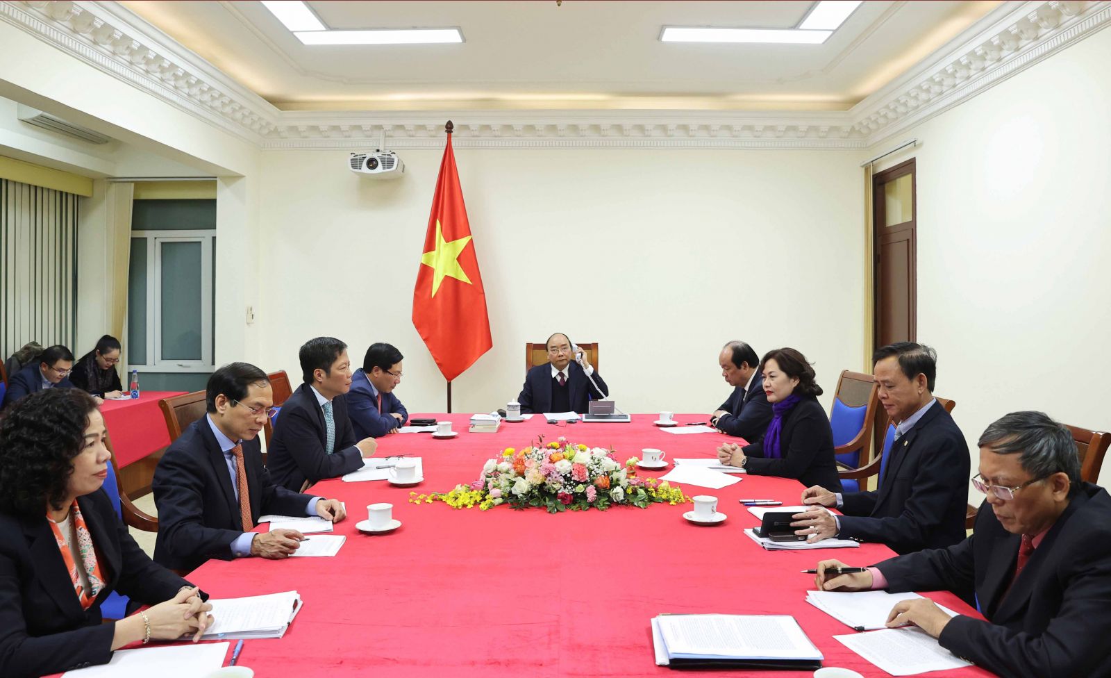 Thủ tướng Nguyễn Xuân Phúc điện đàm với Tổng thống Hoa Kỳ Donald Trump Ảnh: VGP/Quang Hiếu