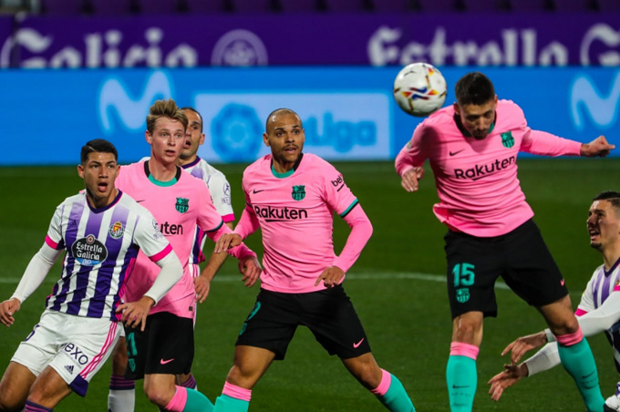Lenglet mở tỷ số bằng cú đánh đầu dũng mãnh