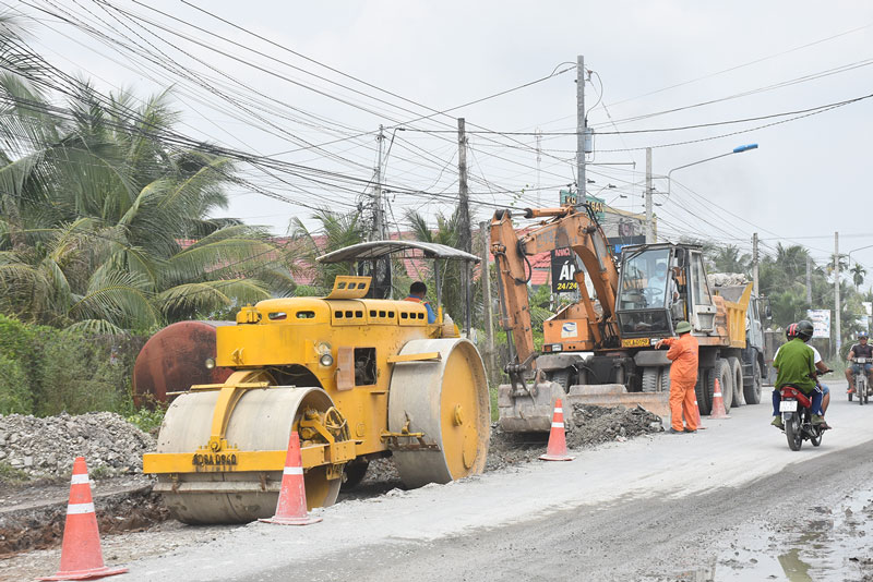 Sửa chữa nâng cấp tuyến quốc lộ 57, đoạn Mỏ Cày Nam.