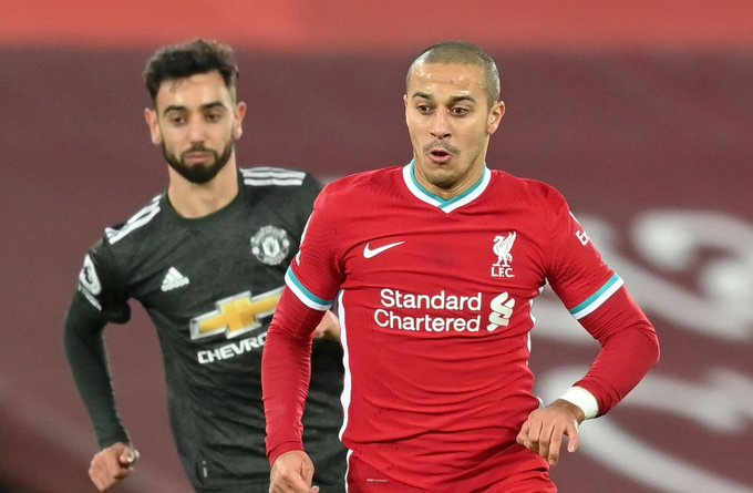 Đại chiến bất phân thắng bại, Quỷ đỏ giữ vững đỉnh bảng Liverpool và Man United mang tới một trận cầu đỉnh cao về chiến thuật