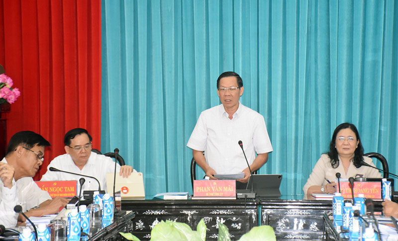 Hội nghị Ban chấp hành Đảng bộ tỉnh đột xuất Bí thư Tỉnh ủy Phan Văn Mãi phát biểu chỉ đạo tại hội nghị.
