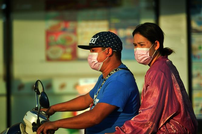 Thế giới gần 99 triệu ca bệnh; Châu Á lo ngại dịch bùng dịp Tết Nguyên đán Thái Lan nguy cơ đón đợt sóng dịch mới.