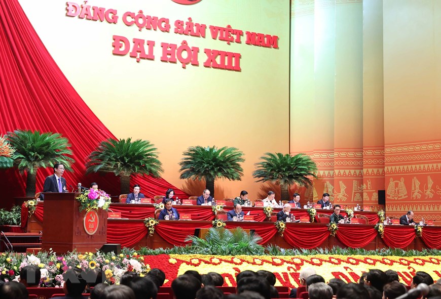 Đại hội XIII: Tháo gỡ những “nút thắt” cản trở sự phát triển bền vững Ông Phan Văn Mãi - Ủy viên Trung ương Đảng, Bí thư Tỉnh ủy Bến Tre trình bày tham luận. Ảnh: TTXVN