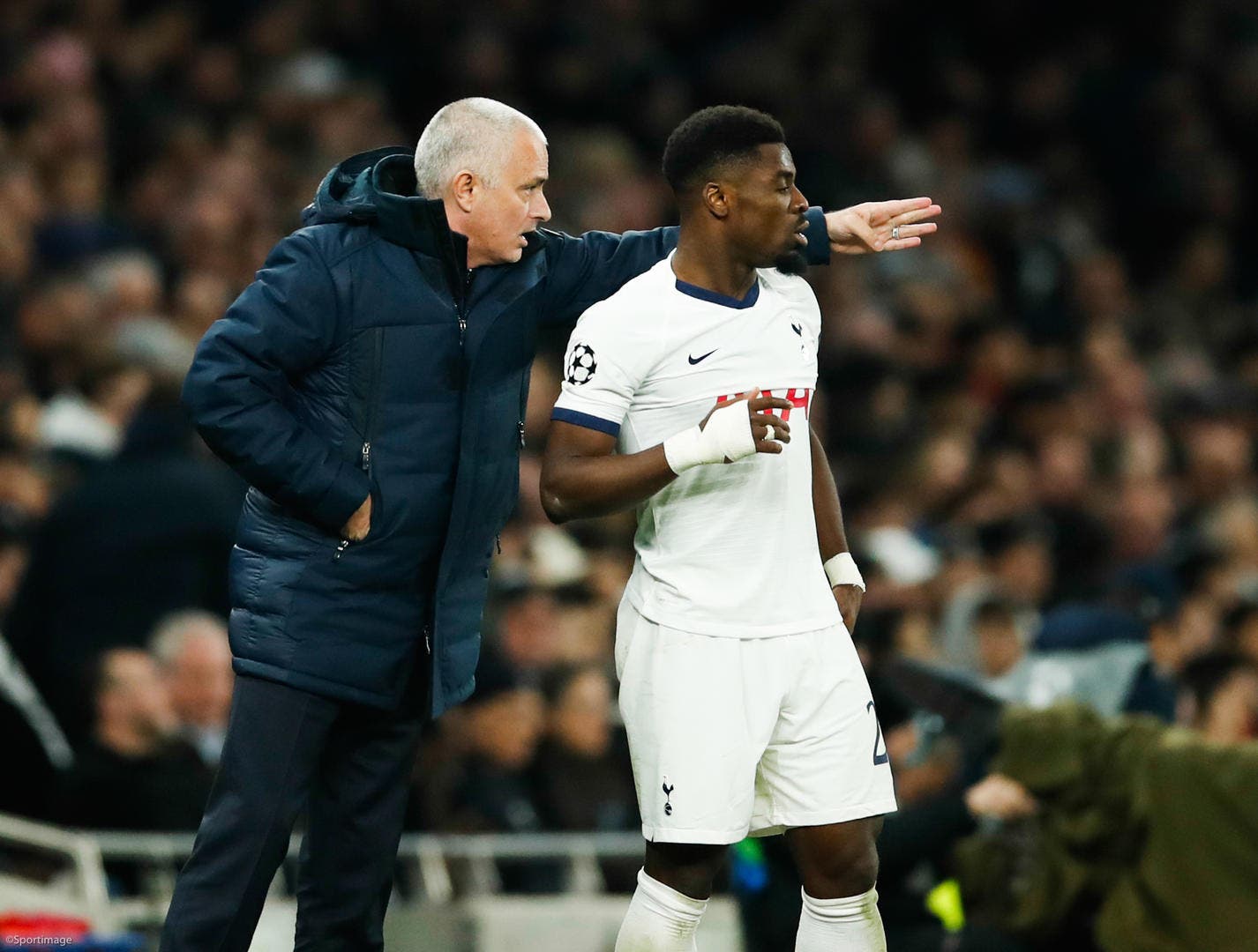 Aurier không còn tương lai ở Tottenham