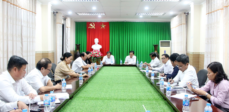 Tăng cường phòng chống dịch Covid-19, bảo đảm nhân dân đón Tết an toàn Quang cảnh cuộc họp.