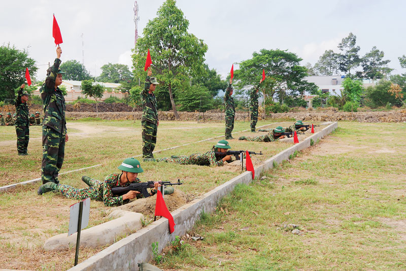 75 mùa xuân đại thắng Chiến sĩ Bộ Chỉ huy Quân sự tỉnh trên thao trường. Ảnh: Đặng Thạch