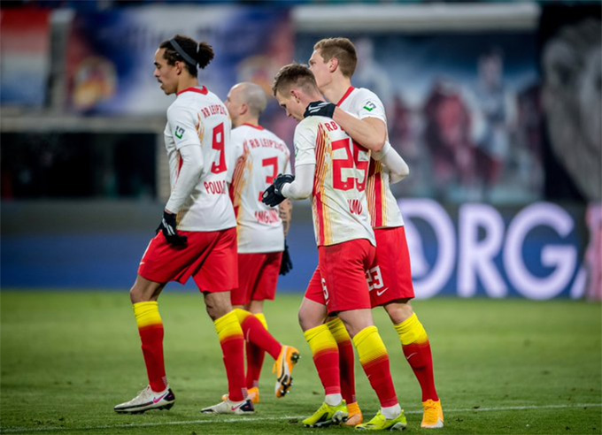 RB Leipzig bám sát ngôi đầu của Bayern Olmo mở tỷ số sau 2 lần thực hiện tình huống đá 11m