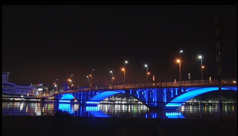 Đèn nghệ thuật tại cầu Bến Tre