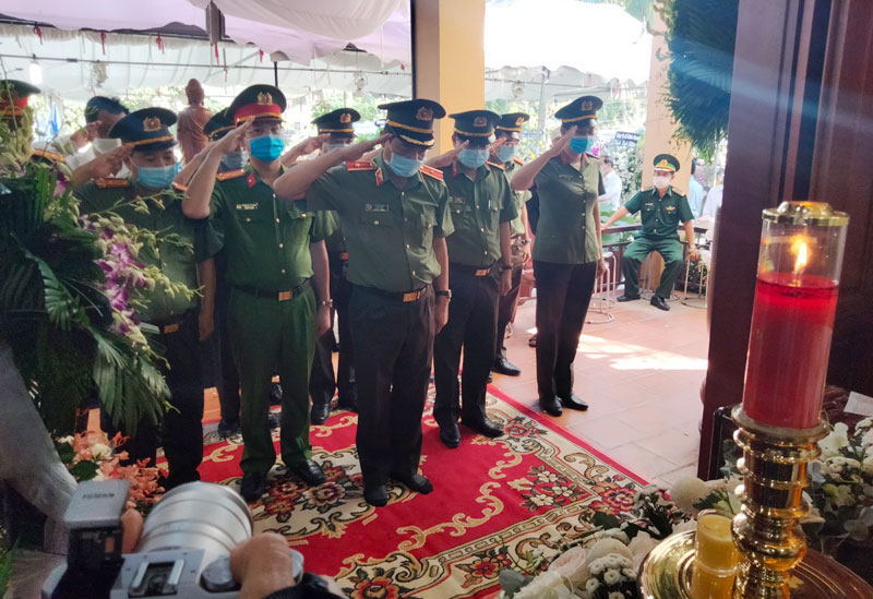 Đoàn Công an TP. Hồ Chí Minh viếng linh cửu nguyên Phó Thủ tướng Chính phủ Trương Vĩnh Trọng