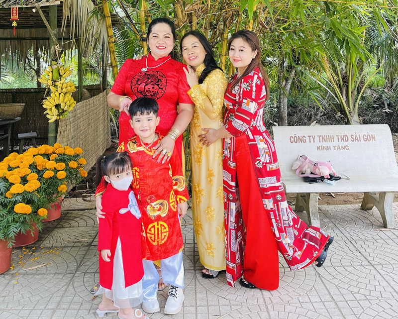 Châu Thành: Người dân đón Tết an toàn, vui tươi, tiết kiệm Người dân vui xuân trong dịp Tết Nguyên đán Tân Sửu 2021. Ảnh: Trúc Lan