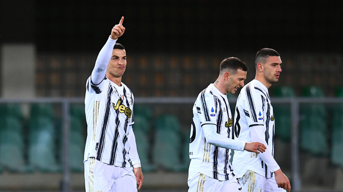 Ronaldo mở tỷ số trận Verona vs Juventus ở phút 49