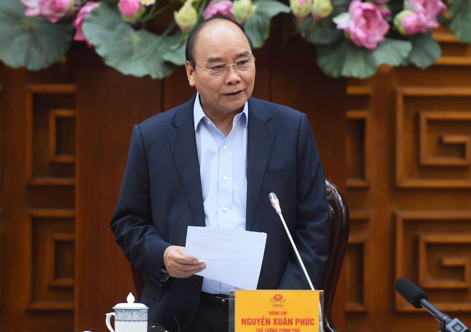 Thủ tướng nhất trí bổ sung một số nguyên nhân để xử lý nợ tại Ngân hàng Chính sách xã hội Thủ tướng Nguyễn Xuân Phúc phát biểu tại cuộc họp. Ảnh: VGP/Quang Hiếu