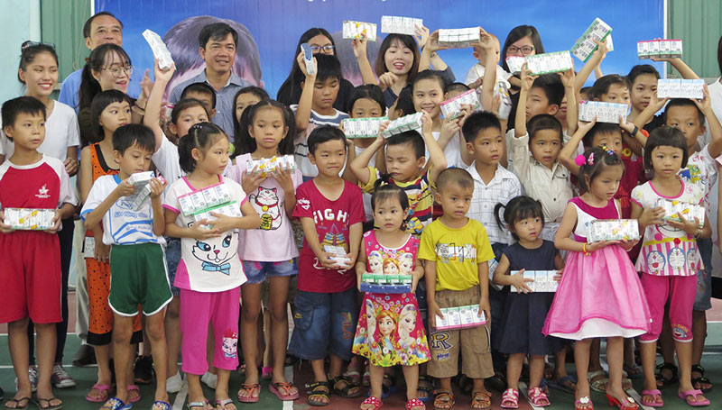 Chung tay bảo đảm thực hiện quyền trẻ em, bảo vệ trẻ em trong thiên tai, dịch bệnh Tăng cường truyền thông bảo vệ trẻ em trong bối cảnh đại dịch Covid-19 luôn có nguy cơ bùng phát.