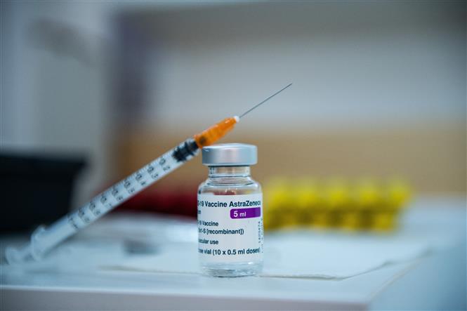 Vaccine ngừa COVID-19 của AstraZeneca . Ảnh: AFP/TTXVN