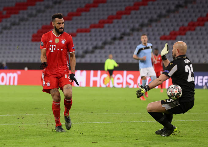 Choupo-Moting ghi bàn trong trận Bayern vs Lazio