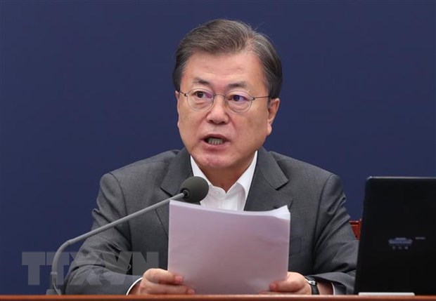 Tổng thống Hàn Quốc Moon Jae-in phát biểu tại cuộc họp với các thư ký cấp cao ở Seoul, ngày 15-3-2021. (Ảnh: Yonhap/TTXVN)