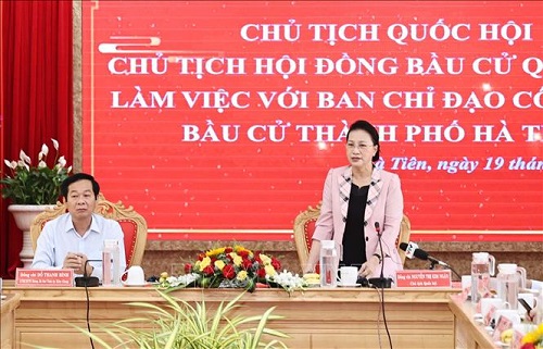 Chủ tịch Quốc hội làm việc với Ban Chỉ đạo công tác bầu cử tỉnh Kiên Giang Chủ tịch Quốc hội Nguyễn Thị Kim Ngân phát biểu tại buổi làm việc với Ban Chỉ đạo công tác bầu cử thành phố Hà Tiên - Ảnh: TTXVN
