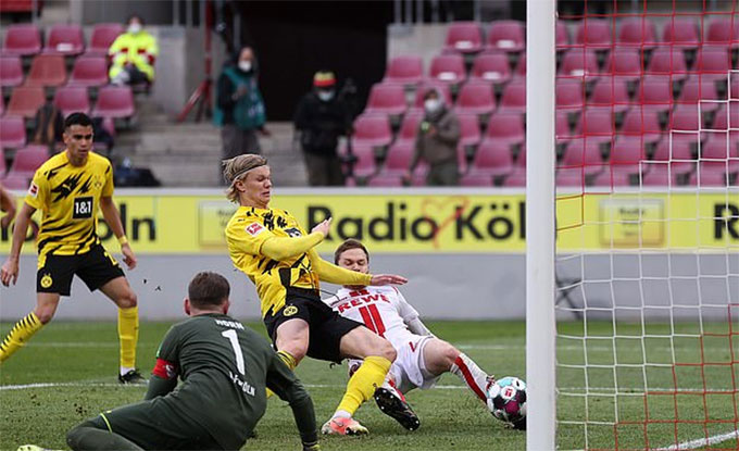 Haaland ghi bàn thắng quy như vàng giúp Dortmund thoát thua vào phút cuối.