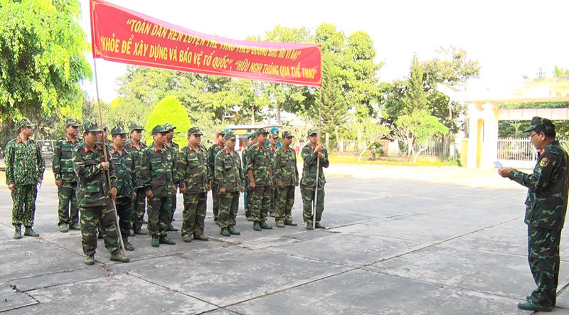 Các vận động viên tham dự ngày chạy CISM. Ảnh: Hồng Quốc