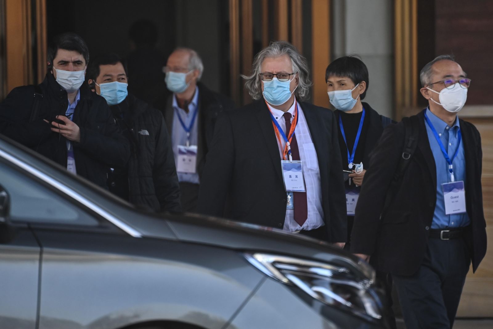 Nhóm chuyên gia của WHO điều tra nguồn gốc đại dịch COVID-19 tại thành phố Vũ Hán, tỉnh Hồ Bắc, Trung Quốc, ngày 29-1-2021. Ảnh: AFP/TTXVN