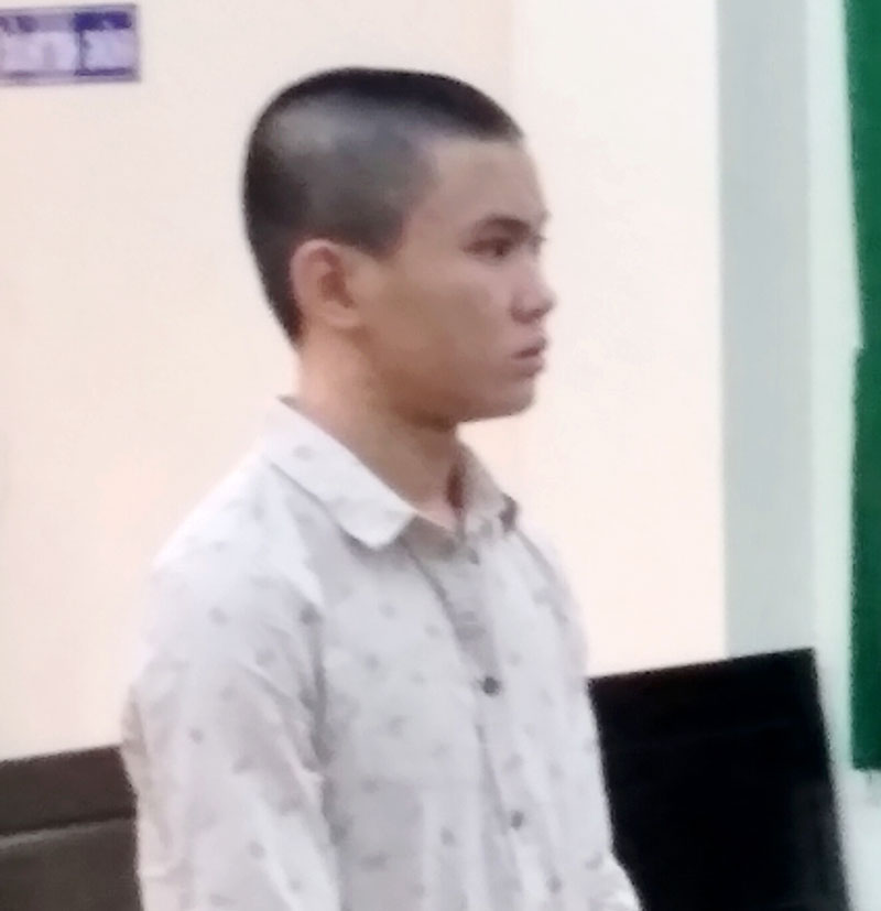Trộm cắp liền tay, bị tòa phạt 9 tháng tù Bị cáo Phan Hoàng Vũ tại phiên tòa.