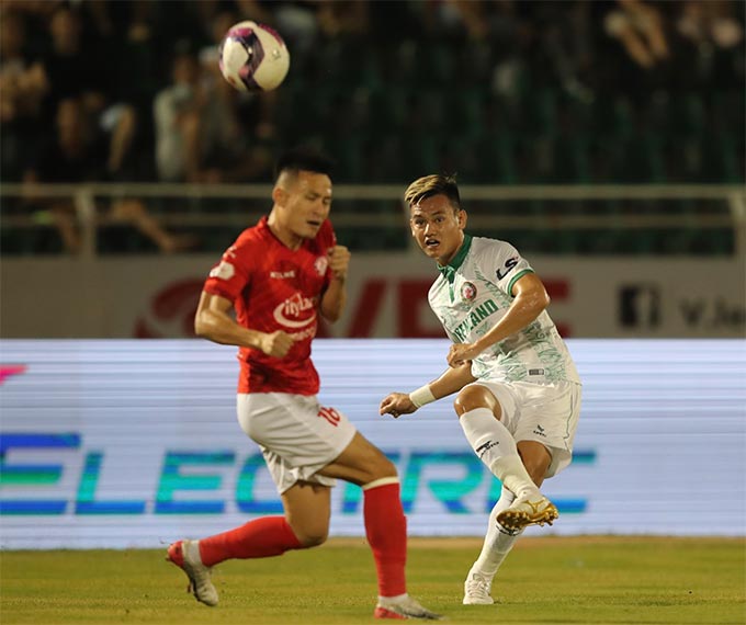 Thất bại tan nát ngày không Lee Nguyễn Tấn Tài thi đấu chói sáng trong màu áo Bình Định