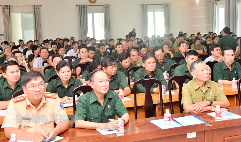 Tập huấn an toàn giao thông cho hội viên cựu chiến binh các cấp Các đại biểu dự lớp tập huấn.