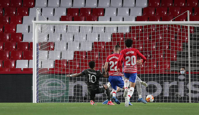 Quỷ đỏ đặt 1 chân vào bán kết Rashford ghi bàn vào lưới Granada