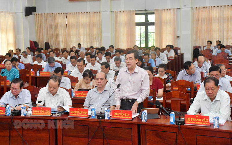 Trưởng Ban dân vận Tỉnh ủy Bùi Văn Bia phát biểu của đại biểu tại hội trường.