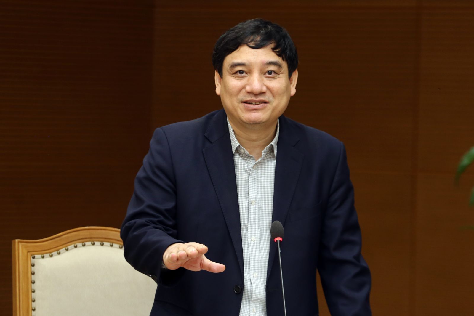 Tạo thuận lợi tối đa cho thí sinh thi tốt nghiệp THPT 2021 Chủ nhiệm Ủy ban Văn hoá, Giáo dục, Thanh niên, Thiếu niên và Nhi đồng của Quốc hội Nguyễn Đắc Vinh phát biểu tại cuộc họp về công tác chuẩn bị kỳ thi tốt nghiệp THPT năm 2021. Ảnh: VGP/Đình Nam