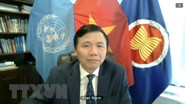 Hội đồng Bảo an đối thoại không chính thức về tình hình Darfur Đại sứ Đặng Đình Quý - Trưởng Phái đoàn đại diện thường trực Việt Nam tại Liên hợp quốc phát biểu tại phiên thảo luận. Ảnh: Hữu Thanh/TTXVN