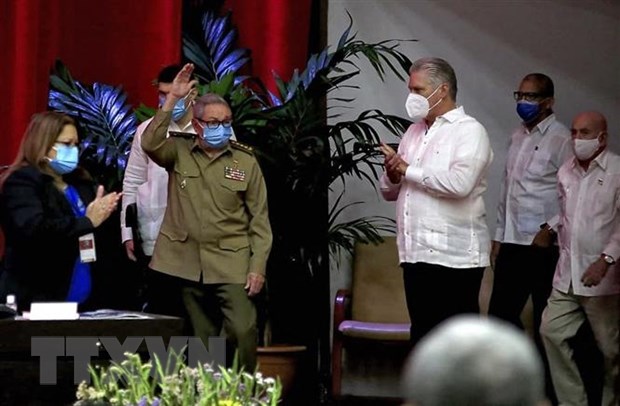 Bí thư Thứ nhất Đảng Cộng sản Cuba (PCC), Đại tướng Raúl Castro Ruz (thứ 2, trái, hàng trước) tại phiên khai mạc Đại hội Đảng Cộng sản Cuba ở La Habana, ngày 16-4-2021. Nguồn: AFP/TTXVN