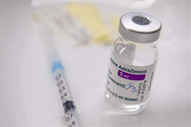 Vaccine ngừa COVID-19 của AstraZeneca. Ảnh: TTXVN phát