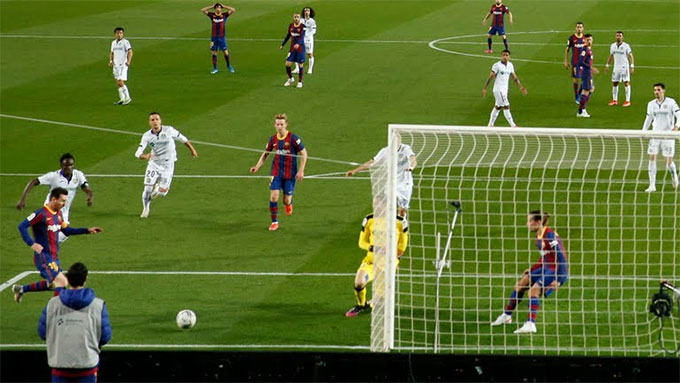 Messi thăng hoa, Barca thắng đậm Getafe để gây áp lực với Atletico và Real Messi tỏa sáng với 1 cú đúp