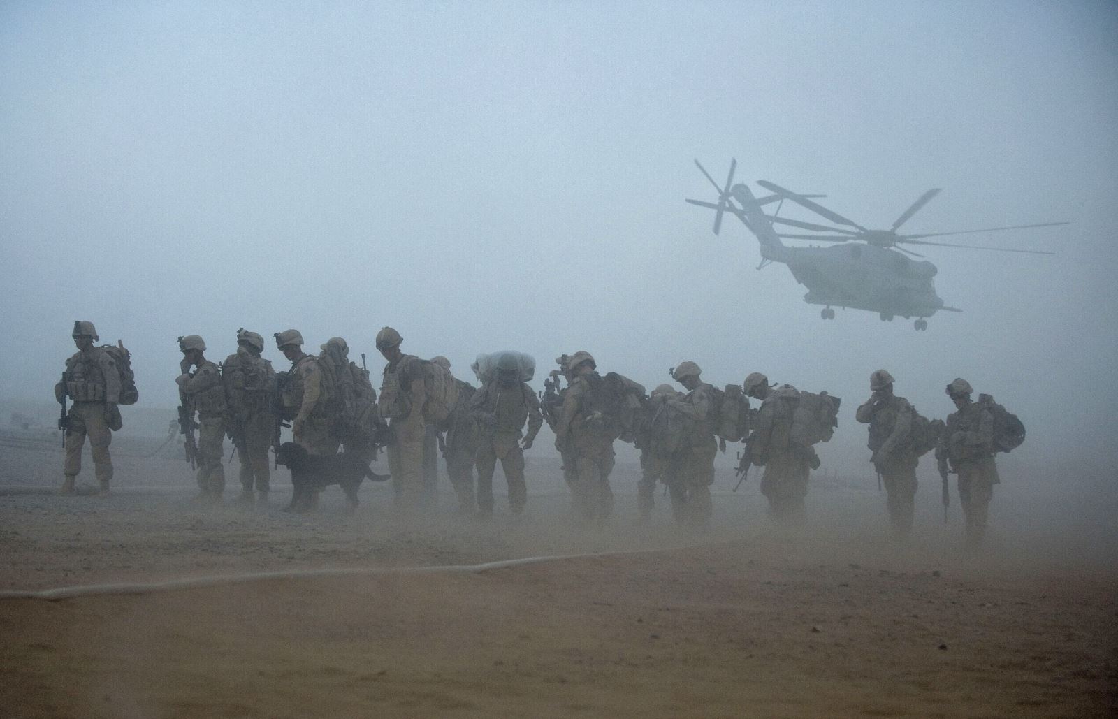 Binh sĩ Mỹ tại căn cứ quân sự Dwyer ở tỉnh Helmand, Afghanistan. Ảnh: AFP/TTXVN