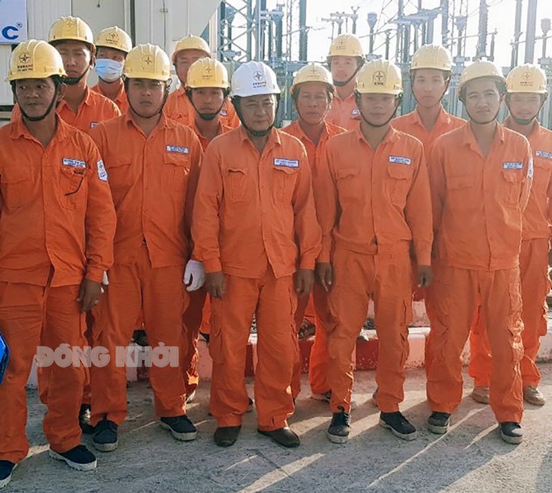 Đảm bảo cung cấp điện trong các ngày nghỉ lễ Tăng cường kiểm tra lưới điện, xử lý sự cố lưới điện.