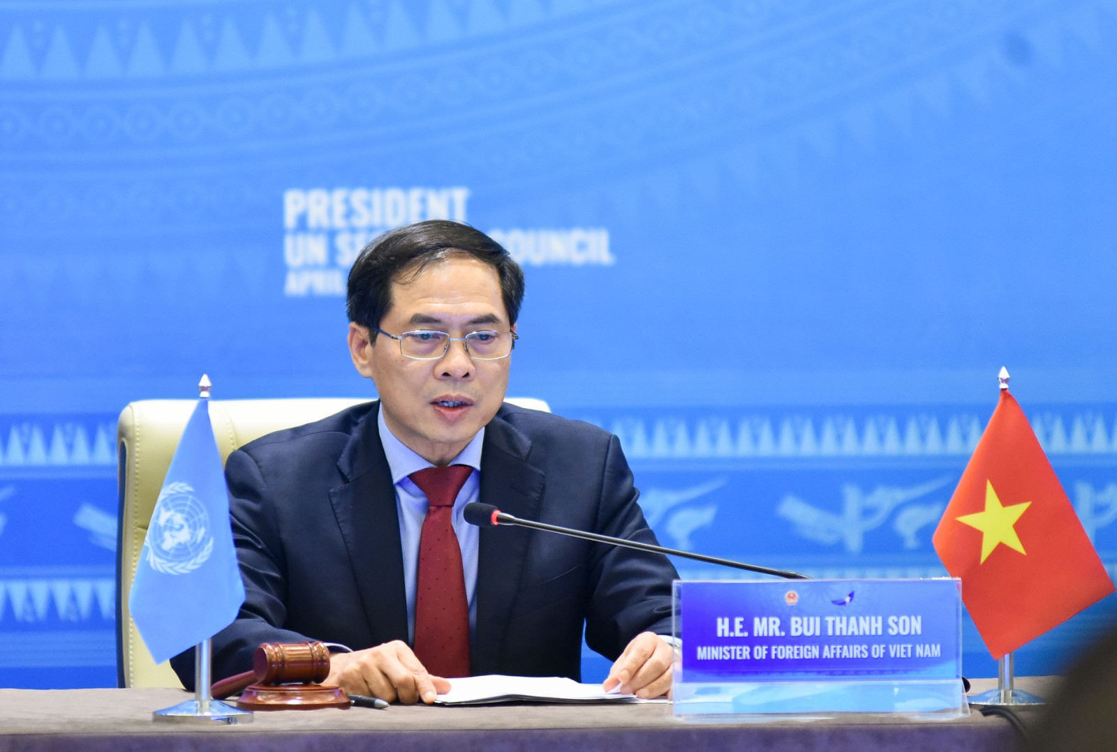 Hội đồng Bảo an Liên hợp quốc thông qua Nghị quyết Việt Nam đề xuất Bộ trưởng Bộ Ngoại giao Bùi Thanh Sơn chủ trì Phiên thảo luận mở cấp Bộ trưởng HĐBA LHQ.