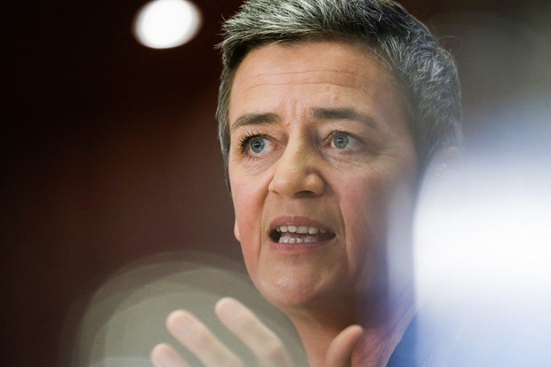 EU công bố kế hoạch giảm phụ thuộc vào các nhà cung cấp nước ngoài Phó Chủ tịch EC Margrethe Vestager cho biết chiến lược công nghiệp cập nhật nhằm bảo đảm cho mục tiêu chuyển đổi nền kinh tế của khối theo hướng xanh và kỹ thuật số. (Nguồn: GettyImages)