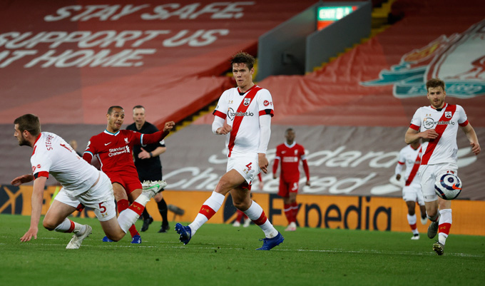 Man City chưa thể đăng quang Thiago ấn định tỷ số 2-0 trận Liverpool vs Southampton