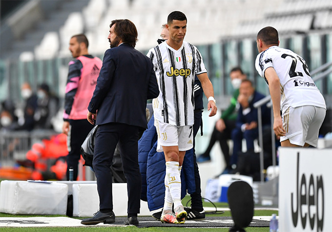 Kịch tính như derby Italia Ronaldo ghi bàn mở tỷ số nhưng đây là trận đấu mà anh chơi rất mờ nhạt