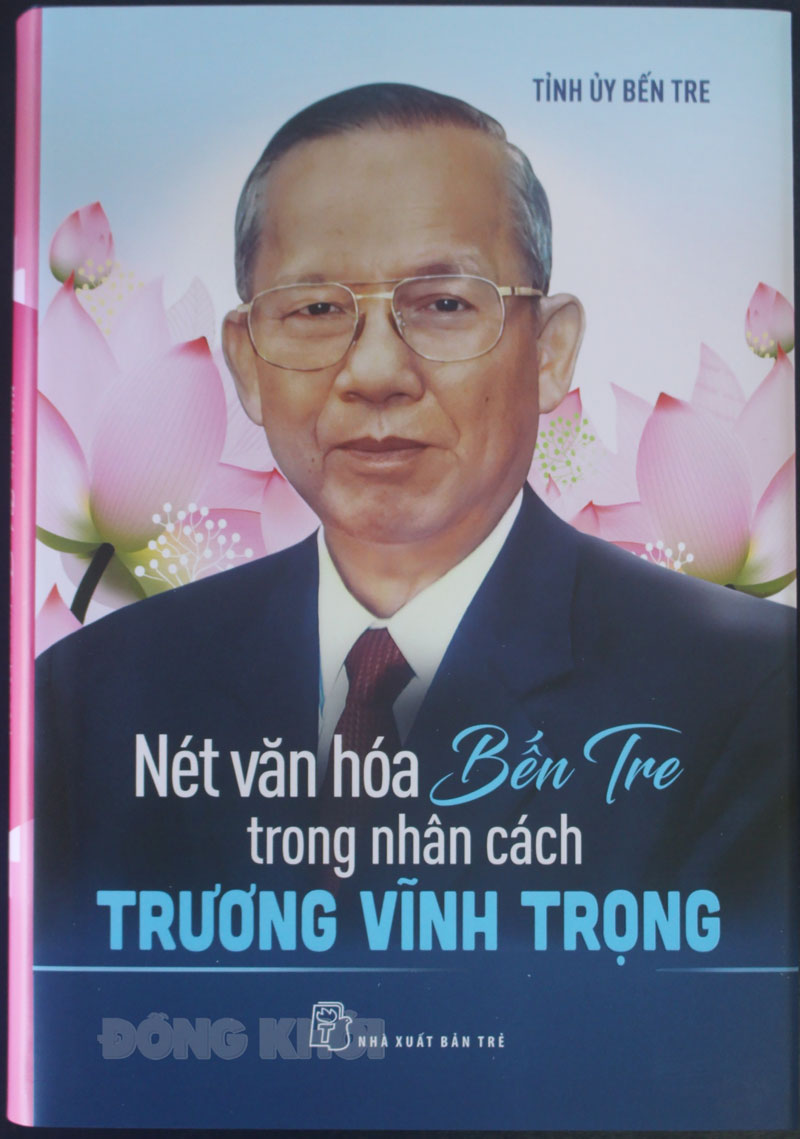 Bìa tập sách.  Ảnh Nguyễn Sự